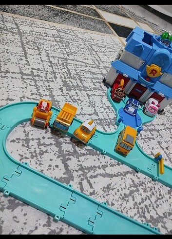 Fisher Price Poli merkez