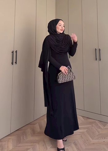Siyah Uzun Kollu Drapeli Uzun Elbise