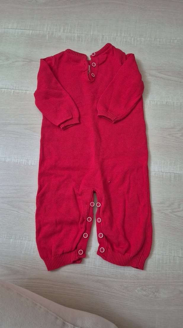 Nakışlı Kırmızı Bebek Örgü Tulumu - Görsel 4