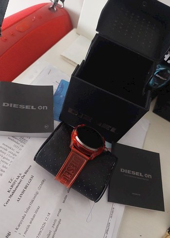 Diesel On Kirmizi Akilli Saat