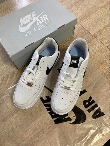 NIKE AIR FORCE