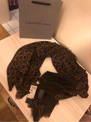 Calvin Klein şal 