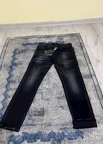 DSquared2 Koyu Siyah Dar Kesim Denim Jean
