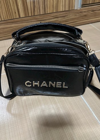 Diğer Chanel Siyah Deri Omuz Cantasi