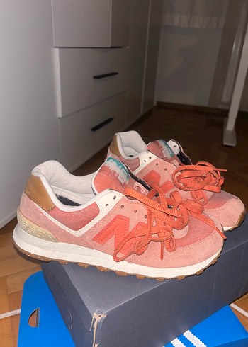New Balance Turuncu Suet Sneaker