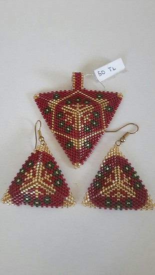 küpe kolye takımı.