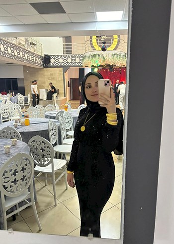 Siyah Uzun Kollu Parlak Tesettür Abiye