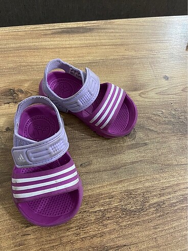 Adidas bebek sandalet