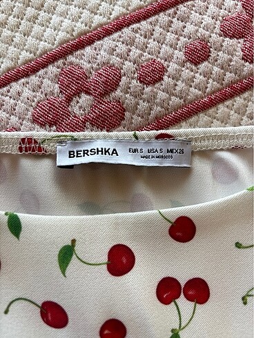 s Beden Bershka Kiraz Desenli Beyaz Summer Yazlık Y2k Pinterest Crop Top