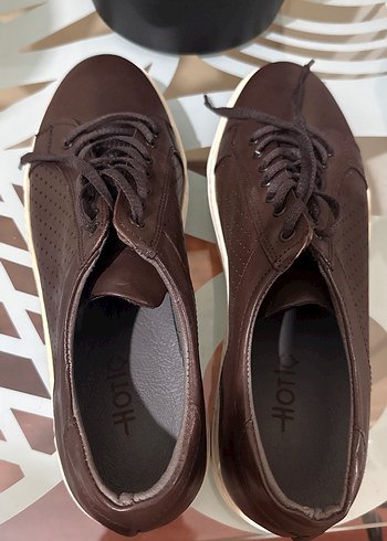 Hotiç Sik Ve Rahat Kahverengi Bagcikli Sneaker
