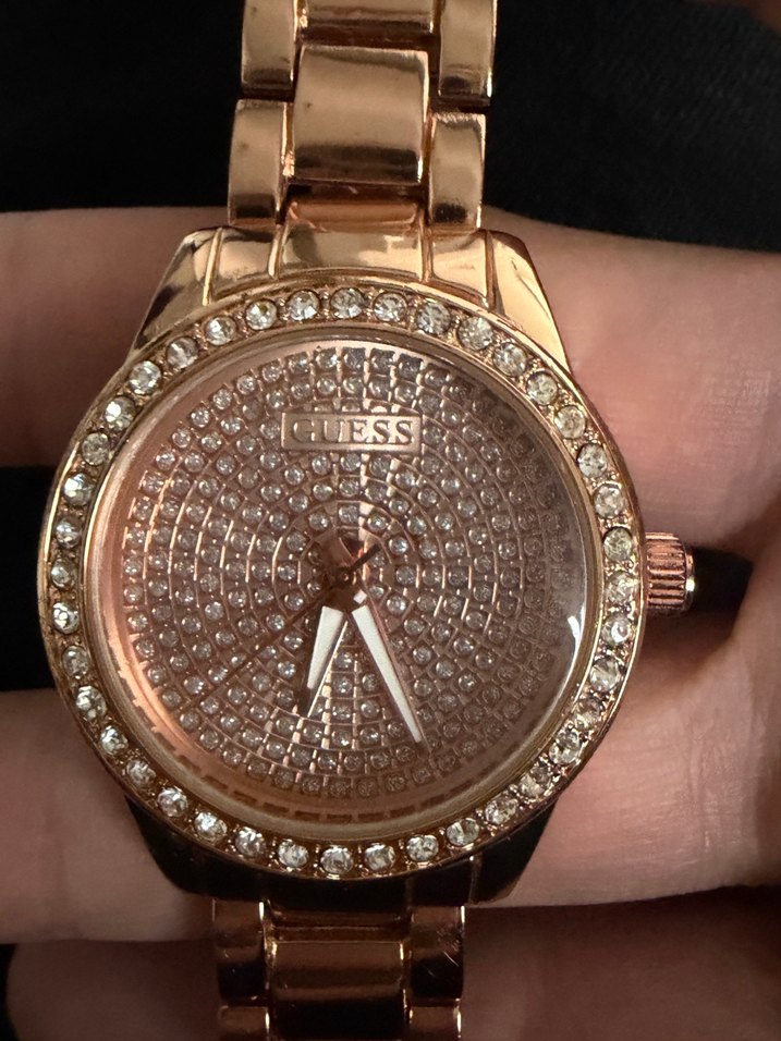 Rose Gold Taşlı Şıklık: Guess Kadın Kol Saati — görsel 5/6