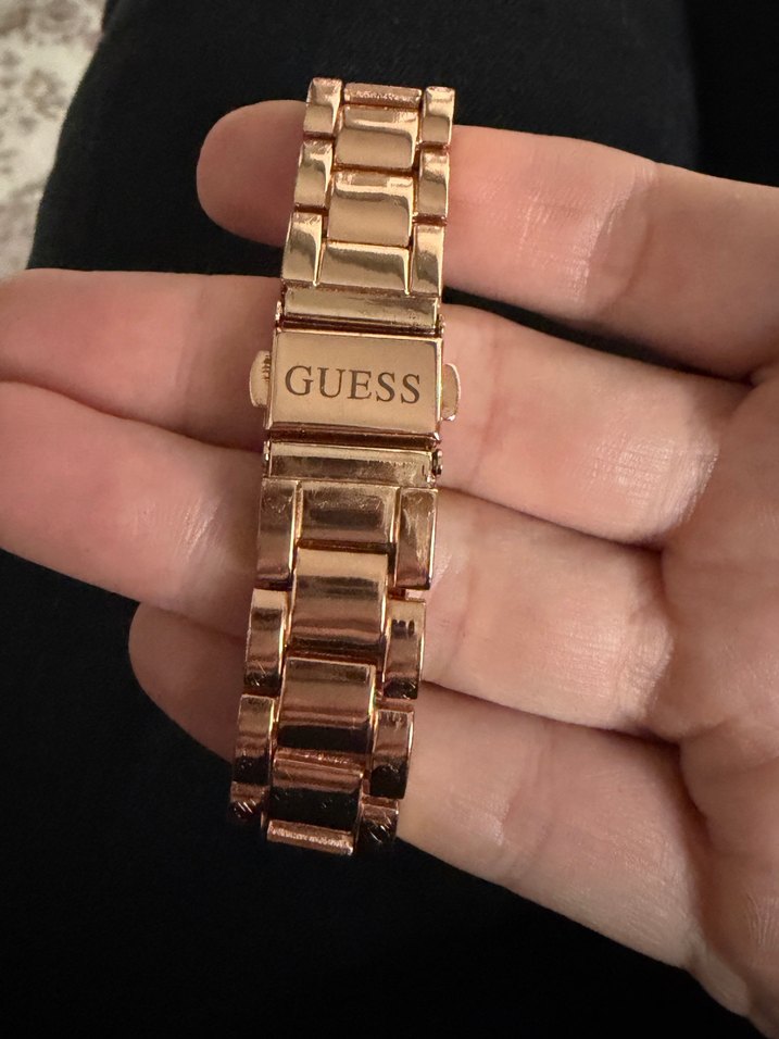 Rose Gold Taşlı Şıklık: Guess Kadın Kol Saati — görsel 3/6