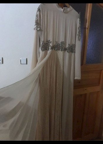 50 Beden Drapeli Beyaz Vintage Tesettür Nişan Elbisesi