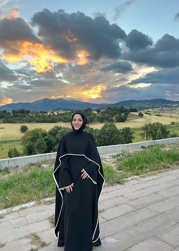 Diğer Siyah Beyaz Seritli Tesettur Elbise