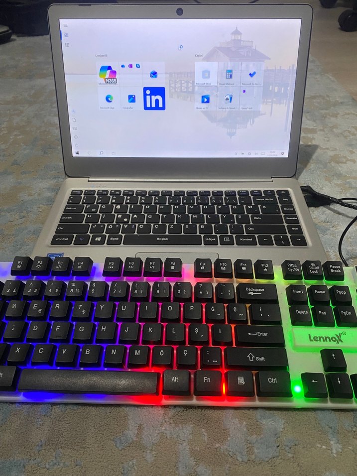 İnce ve Şık Gümüş Laptop extra rgb mause ve rgb klavye — görsel 2/5