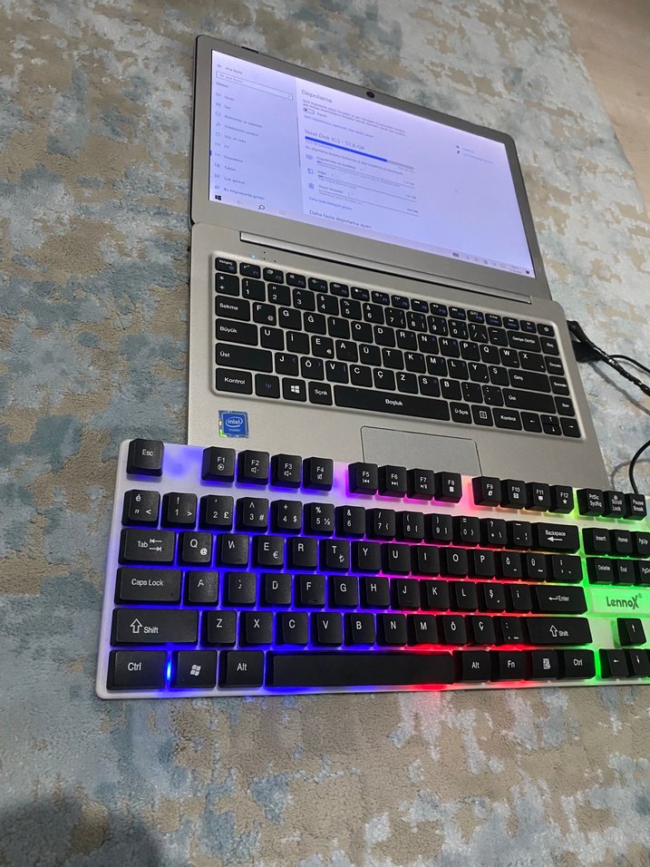 İnce ve Şık Gümüş Laptop extra rgb mause ve rgb klavye — görsel 3/5