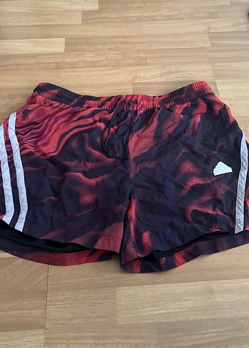 Adidas Kirmizi Siyah Baskili Deniz Spor Sortu