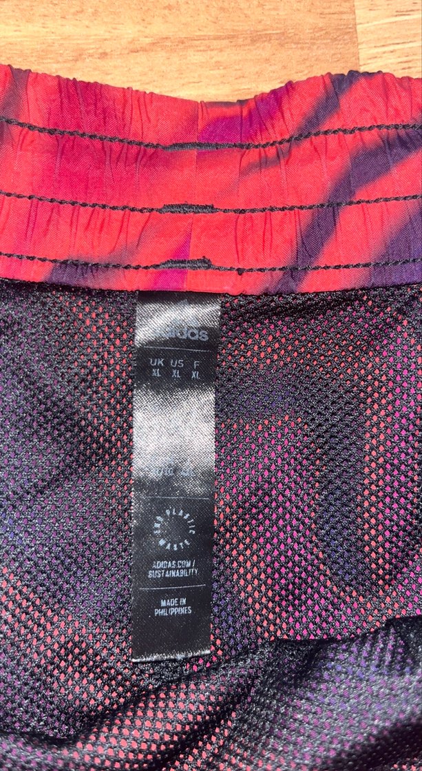 Adidas Kırmızı-Siyah Baskılı Deniz Spor Şortu — görsel 4/8