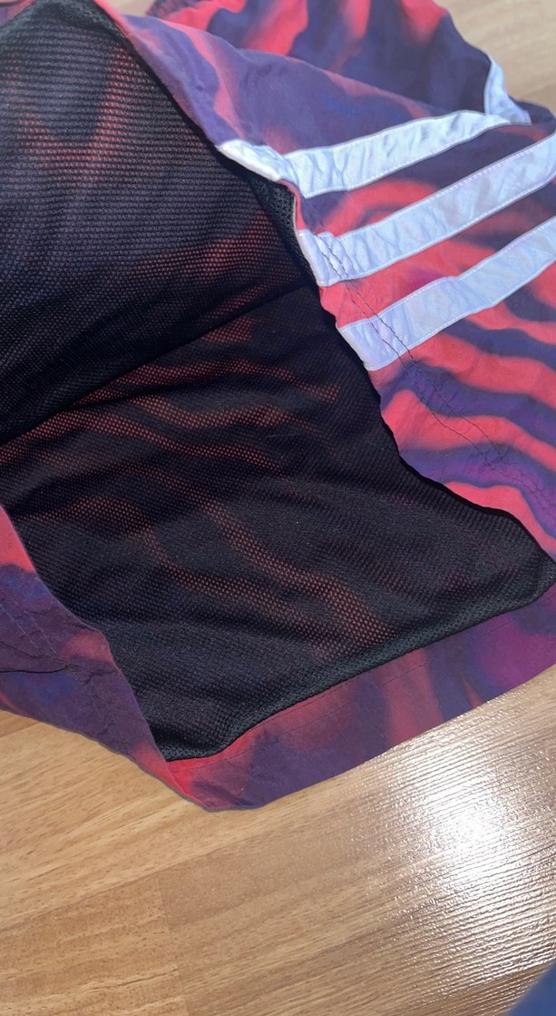 Adidas Kırmızı-Siyah Baskılı Deniz Spor Şortu — görsel 7/8