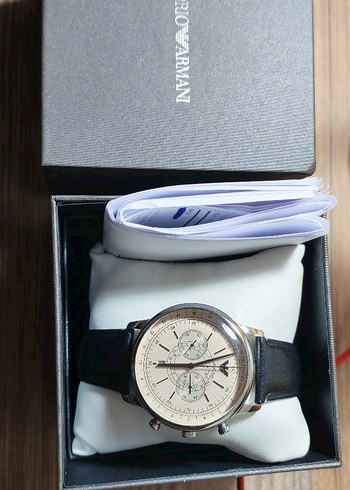 Emporio Armani Armani Siyah Deri Analog Kol Saati