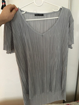 Gri v yaka tshirt