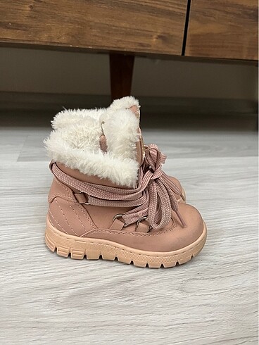 22 Beden pembe Renk Vicco kız bebek bot