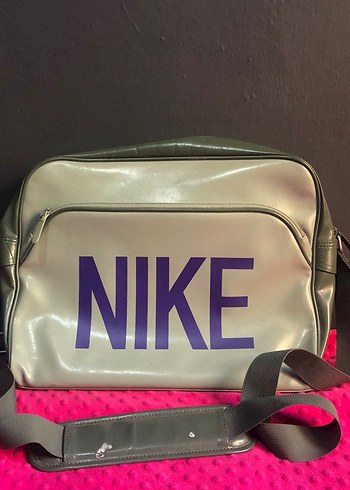 Nike Metalik Gri Omuz Cantasi