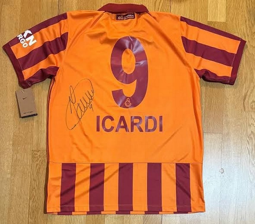 Galatasaray Beyaz Forma İmzalı Koleksiyon Parçası 2 adet imzalı — görsel 2/2