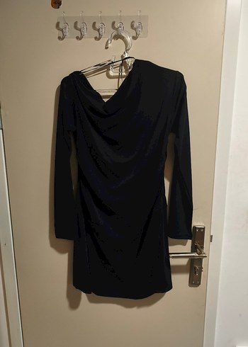 Pull and Bear Sikligin Simgesi Siyah Drape Detayli Elbise