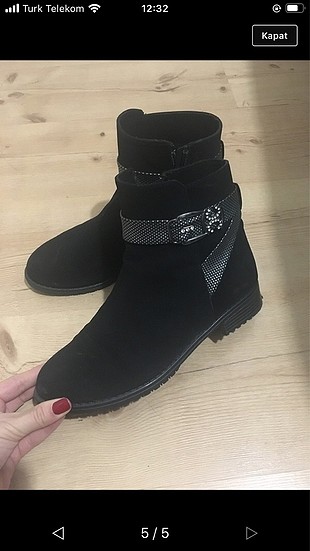 Siyah süet bot