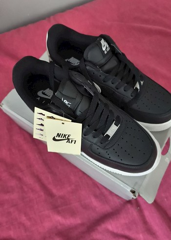 Diğer Nike Air Force 1 Siyah Beyaz Sneaker