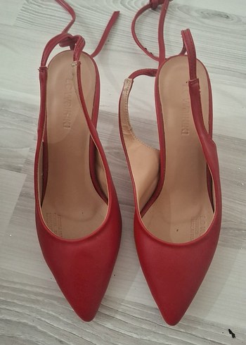LC Waikiki Kirmizi Sivri Burunlu İnce Topuklu Slingback