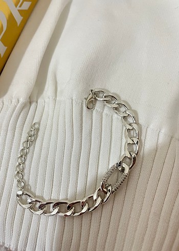 Zincir Detaylı Minimalist Kadın Bileklik