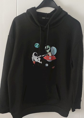 Diğer Uzay Temali Siyah Kapusonlu Sweatshirt