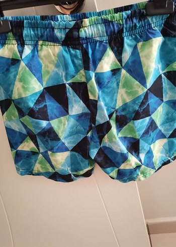 Erkek Çocuk Renkli Pilili Bağcıklı Şort - Görsel 2