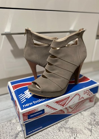 Nine West ürünü