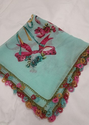 Armine Mint Yesili Cicekli Puskullu Kare Yazma
