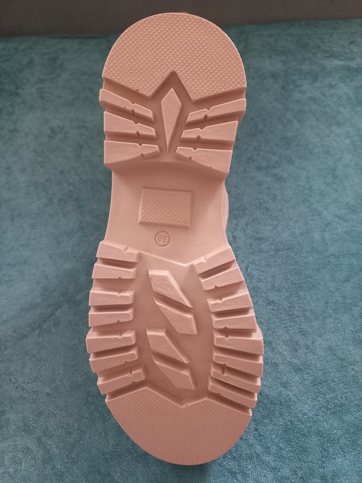 Pudra Pembe Süet Loafer  Şıklık ve Rahatlık Bir Arada — görsel 4/5