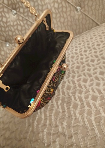 Louis Vuitton Altin Zincirli Renkli Payetli Mini Canta