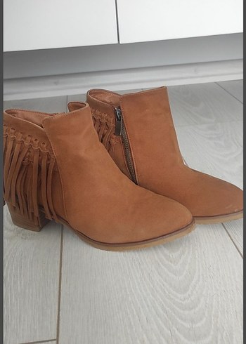 LC Waikiki Taba Suet Bot