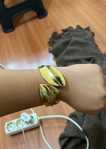 Accessorize  Modern Altin Yaprakli Bileklik