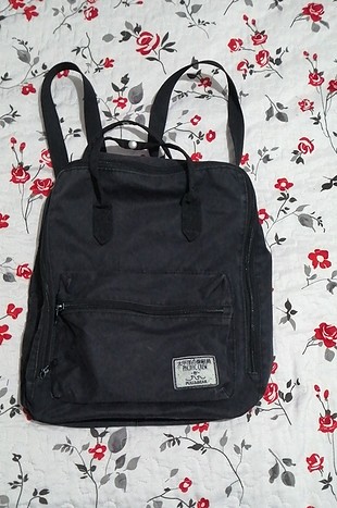 pull and bear sırt çantası 
