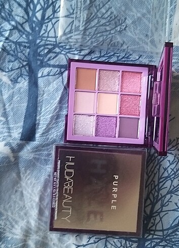 Huda Beauty Far paleti 