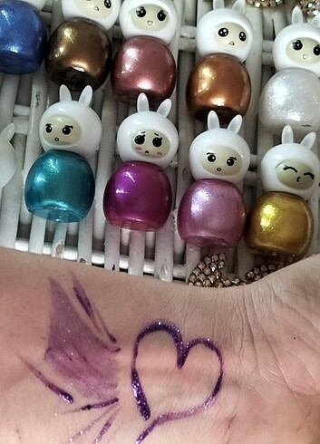 Beden Renk Simli eyeliner