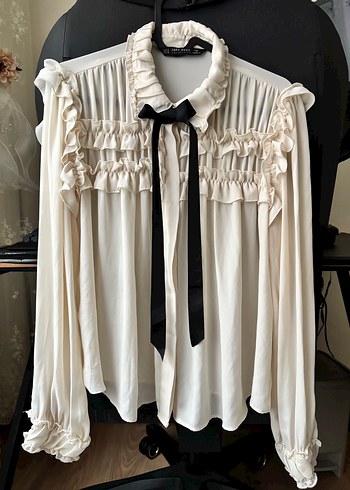 Zara Romantik Ekru Firfirli Baglamali Bluz