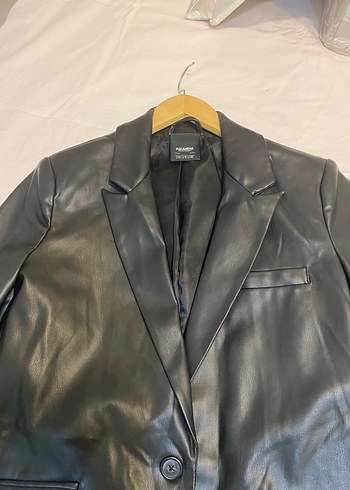 Pull and Bear Sikligin Simgesi Siyah Deri Gorunumlu Blazer Ceket
