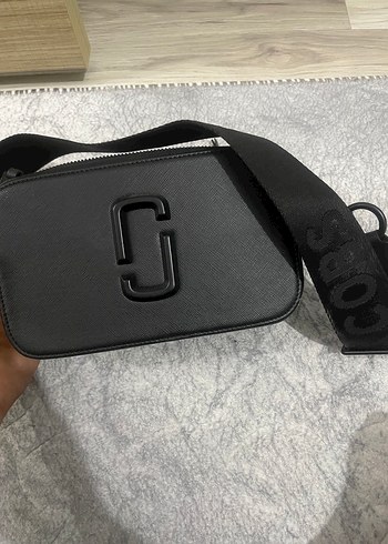 Marc Jacobs Siyah Minimal Capraz Canta