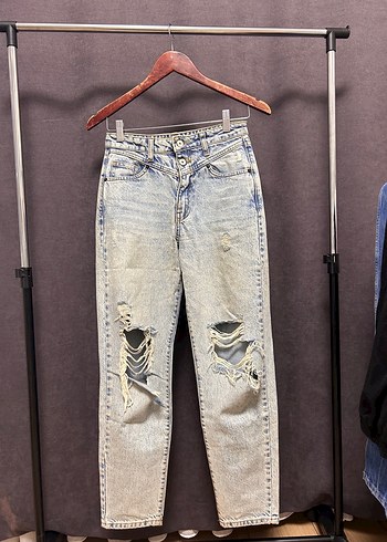 Vena  Mom Jean