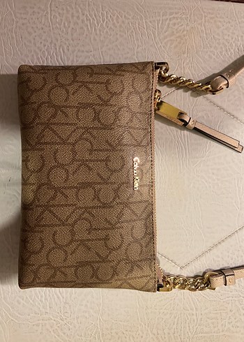 Calvin Klein Monogramli Sik Omuz Cantasi