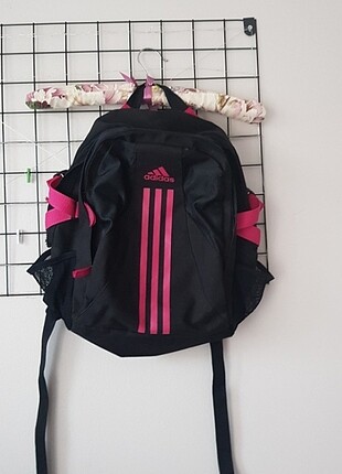 Adidas sırt çantası 